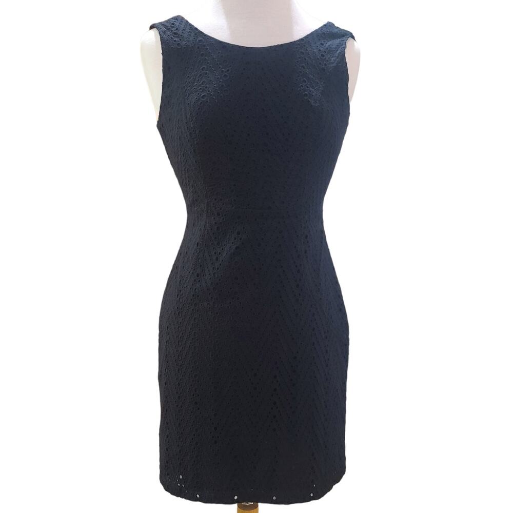 The Limited black eyelet sleeveless bodycon dress women's size 4